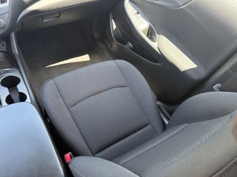 Used 2025 Chevrolet Malibu RS FWD image 27