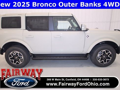 New 2025 Ford Bronco Outer Banks image 1