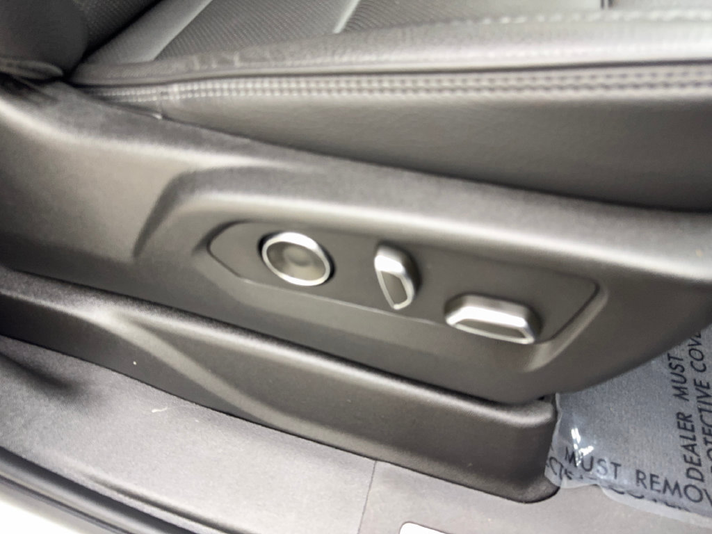 Used 2024 GMC Yukon Denali RWD image 56