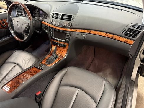Used 2006 Mercedes-Benz E 350 4MATIC Sedan image 2