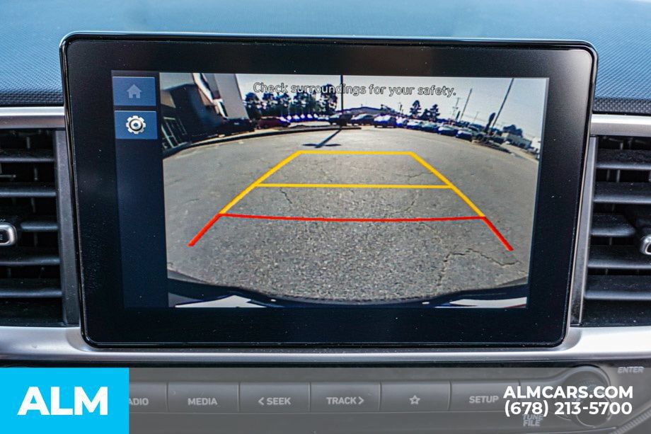 Used 2025 Hyundai Venue SEL FWD image 34
