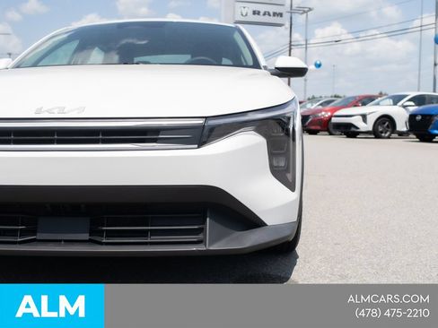Used 2025 Kia K4 FWD image 12