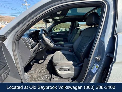 Certified 2025 Volkswagen Atlas Cross Sport SEL R-Line AWD/4WD image 29