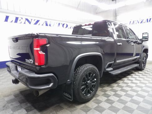 Used 2024 Chevrolet Silverado 2500 High Country image 4