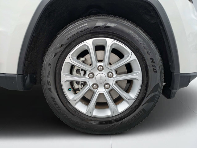 Certified 2021 Jeep Grand Cherokee Laredo RWD image 10