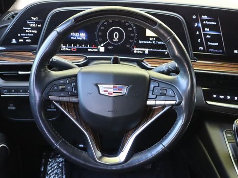 Used 2022 Cadillac Escalade Premium Luxury AWD/4WD image 21