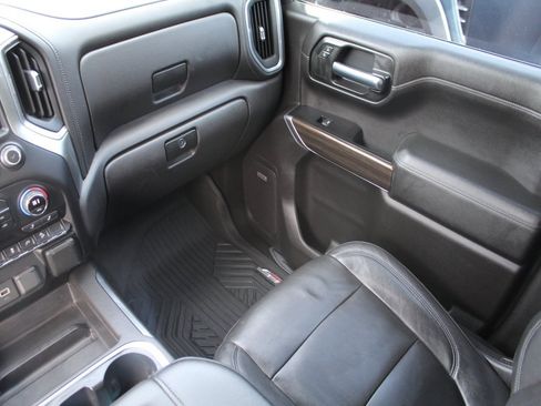 Used 2020 Chevrolet Silverado 1500 RST image 16