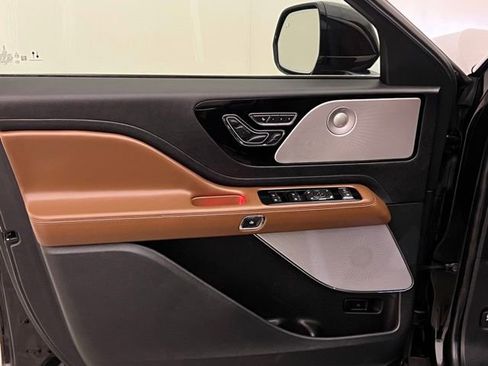 Used 2023 Lincoln Aviator Reserve w/ Equipment Group 201A image 14