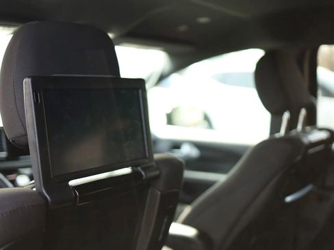 Used 2021 Chrysler Pacifica Touring w/ Uconnect Theater Family Group image 66