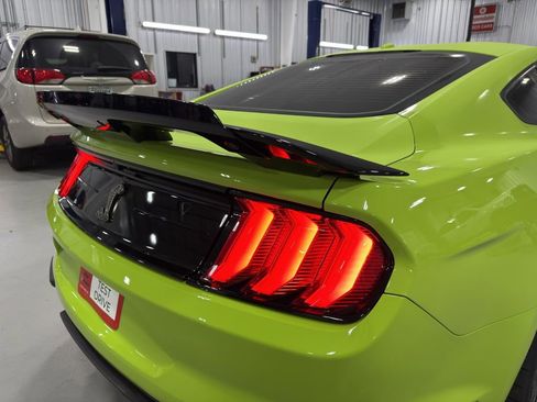 Used 2020 Ford Mustang Shelby GT500 w/ Technology Package image 9