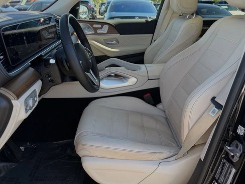 Used 2023 Mercedes-Benz GLS 450 4MATIC image 16