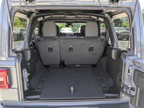 New 2026 Jeep Wrangler Unlimited Rubicon AWD/4WD image 12