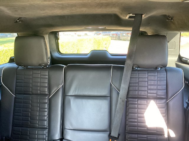 Used 2023 Cadillac Escalade ESV V w/ LPO, ONYX Package AWD/4WD image 14