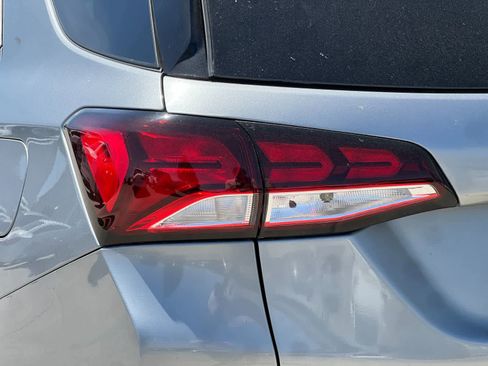 Used 2024 Chevrolet Equinox LT AWD/4WD image 27