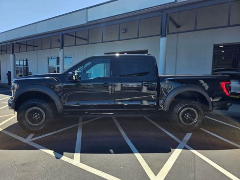 Used 2022 Ford F150 Raptor w/ Equipment Group 801A High AWD/4WD image 2