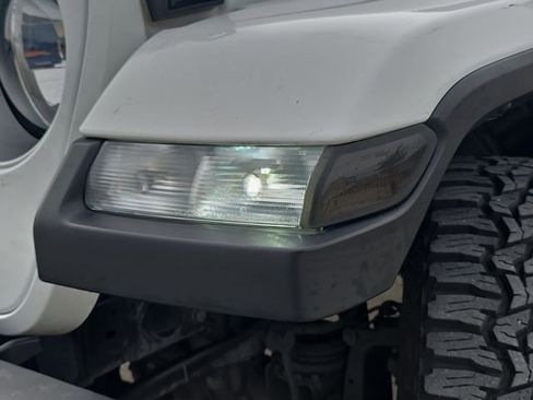 Used 2019 Jeep Wrangler Unlimited Sahara w/ Safety Group image 31