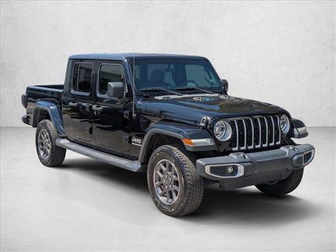 Used 2020 Jeep Gladiator Overland AWD/4WD image 3