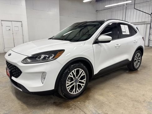 Used 2022 Ford Escape SEL w/ Technology Package image 3