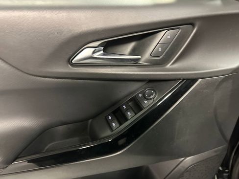 Used 2025 Chevrolet Equinox LT image 13