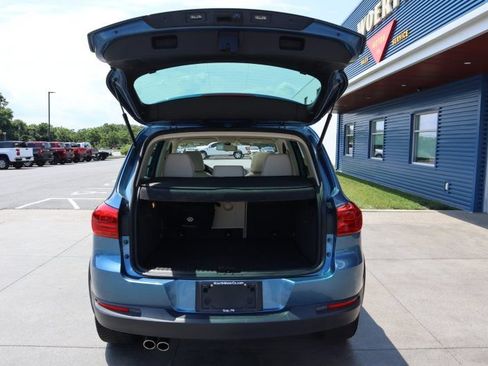 Used 2017 Volkswagen Tiguan SEL AWD/4WD image 9