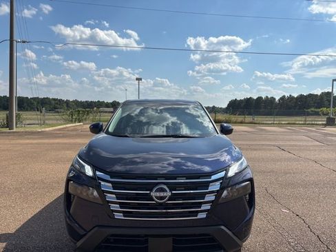 New 2026 Nissan Rogue SV image 6