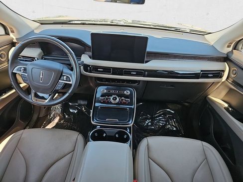 Used 2022 Lincoln Nautilus Reserve w/ Equipment Group 201A image 9