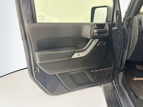 Used 2017 Jeep Wrangler Unlimited Sahara w/ Quick Order Package 24E Chief AWD/4WD image 19