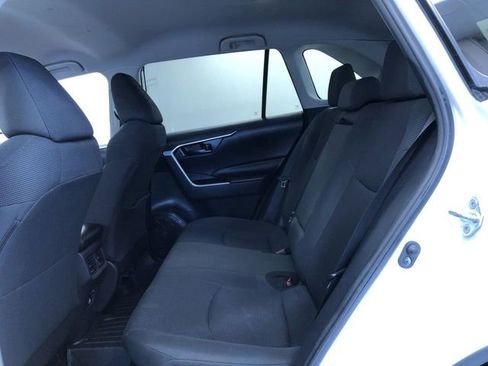 Used 2019 Toyota RAV4 LE w/ Carpet Mat Package AWD/4WD image 21
