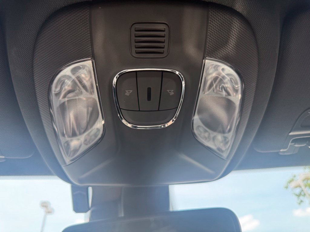 Used 2022 Jeep Compass Latitude AWD/4WD image 30