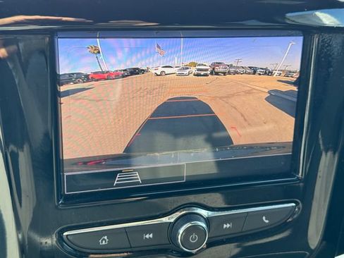 Used 2023 Chevrolet Traverse LT FWD image 20