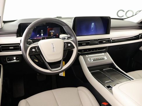 New 2026 Lincoln Aviator 2WD image 2