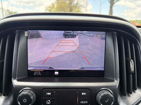 Used 2022 GMC Canyon Elevation w/ Elevation Premium Package AWD/4WD image 8