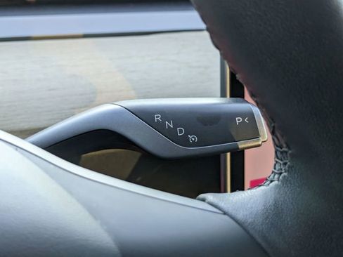 Used 2021 Tesla Model 3 Standard Range Plus image 23