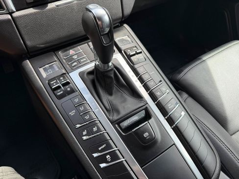 Used 2015 Porsche Macan S AWD/4WD image 38