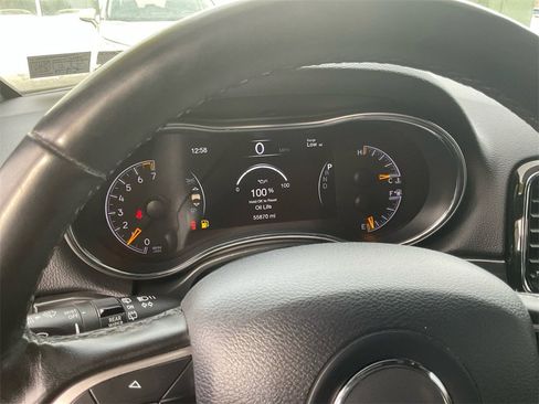 Used 2020 Jeep Grand Cherokee Altitude image 16