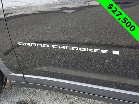 Certified 2023 Jeep Grand Cherokee Laredo image 29
