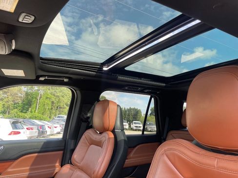 Used 2018 Lincoln Navigator Reserve w/ Technology Package AWD/4WD image 90