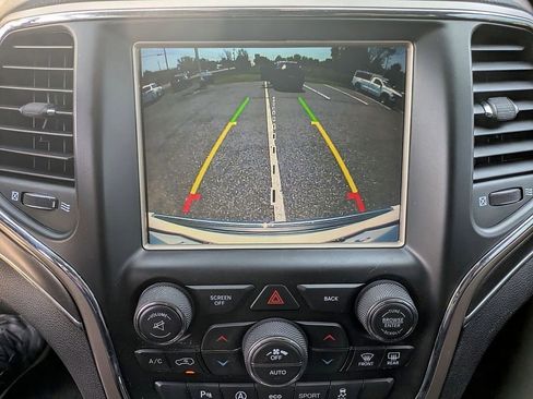 Used 2017 Jeep Grand Cherokee Limited AWD/4WD image 18