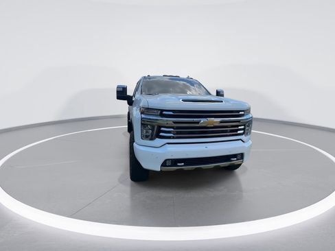 Used 2022 Chevrolet Silverado 2500 High Country w/ Z71 Off-Road Package AWD/4WD image 3