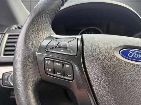 Used 2018 Ford Explorer XLT w/ Equipment Group 202A AWD/4WD image 28
