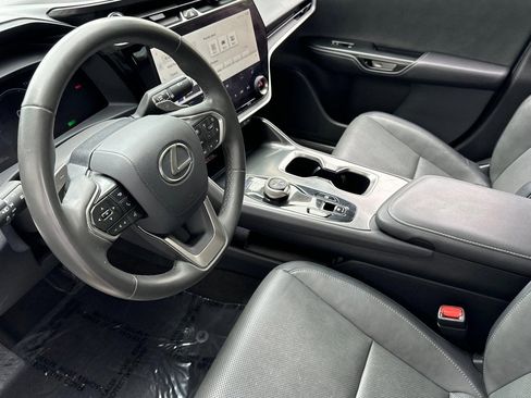 Used 2024 Lexus RZ 300e Premium FWD image 4