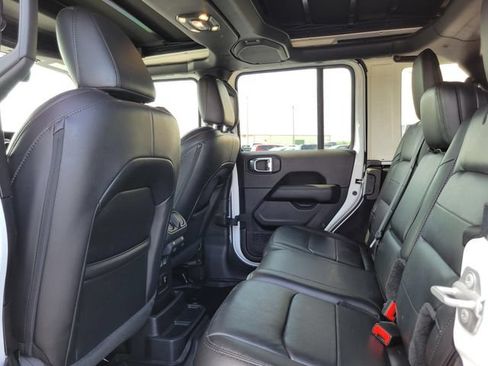 Used 2023 Jeep Wrangler Unlimited Sahara AWD/4WD image 25