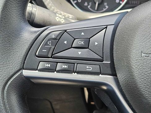 Used 2024 Nissan Sentra SV FWD image 22