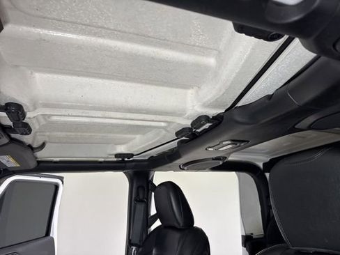 Used 2021 Jeep Gladiator Overland image 4