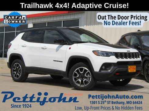 Used 2024 Jeep Compass Trailhawk AWD/4WD image 1