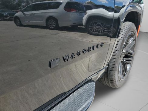 Certified 2024 Jeep Wagoneer Series II image 28