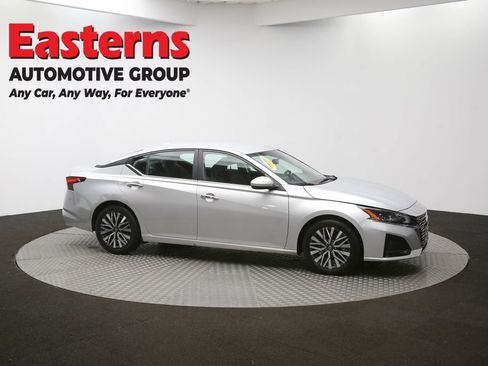 Used 2023 Nissan Altima 2.5 SV image 46