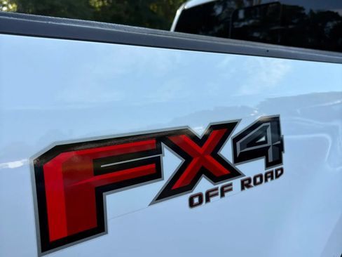 Used 2018 Ford F250 XLT w/ XLT Premium Package AWD/4WD image 43