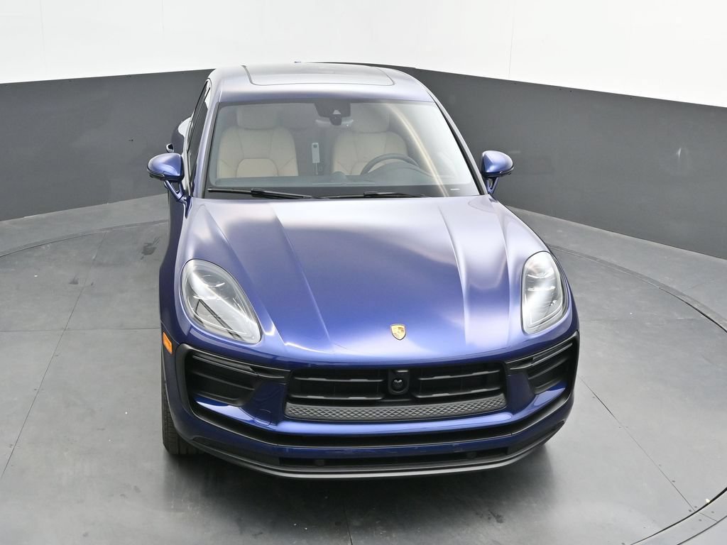 Certified 2026 Porsche Macan AWD/4WD image 33