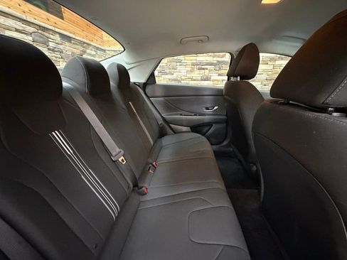 Certified 2023 Hyundai Elantra SEL w/ Preferred Accessory Package image 29